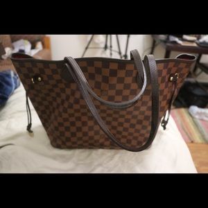 Louis Vuitton neverfull bag